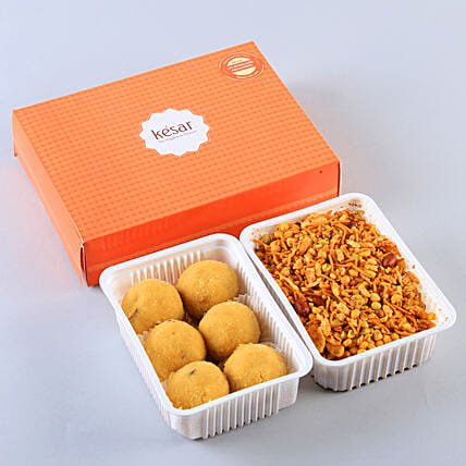 happy Diwali fox assorted nuts & diyas combo